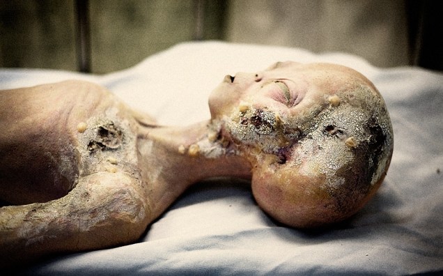 The-truth-of-Roswell-Alien-Autopsy-video